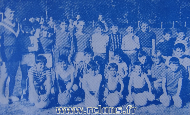 https://www.rclons.fr/wp-content/uploads/2021/05/Ecole-de-foot-1969-1970.jpg