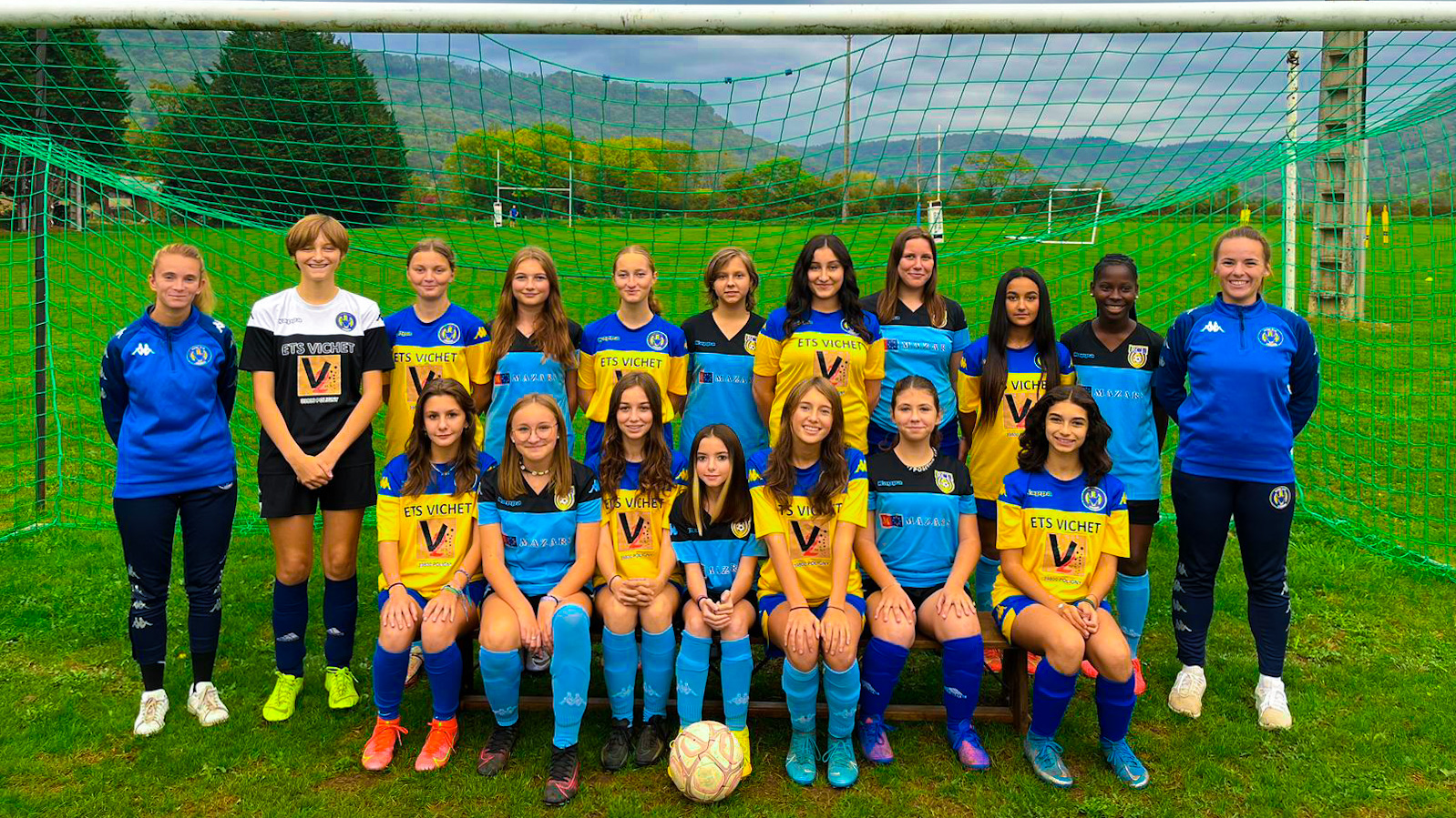 Photo officielle effectif U15 Féminines du RC Lons - saison 2022-2023